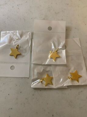 Plunder Gold Star Pendant Charms